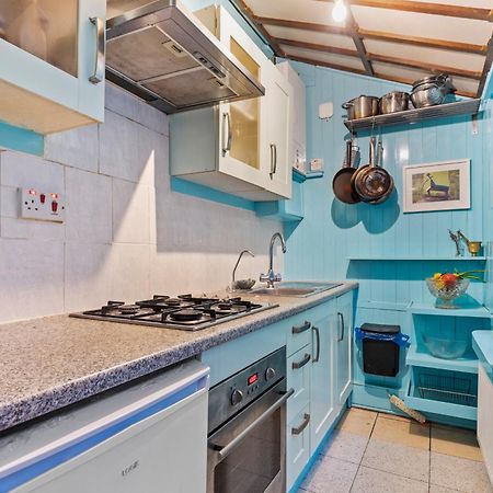 Parea Living - Cosy 1-Bed Artistic Flat At Newington Green London Exterior photo